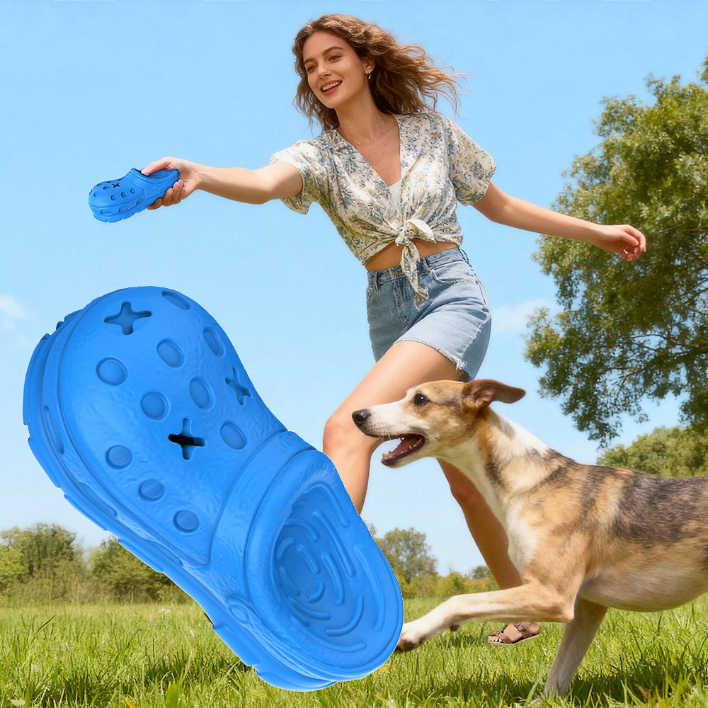 Juguete masticable de caucho natural en forma de zapatilla para perros con cavidad dispensadora de premios